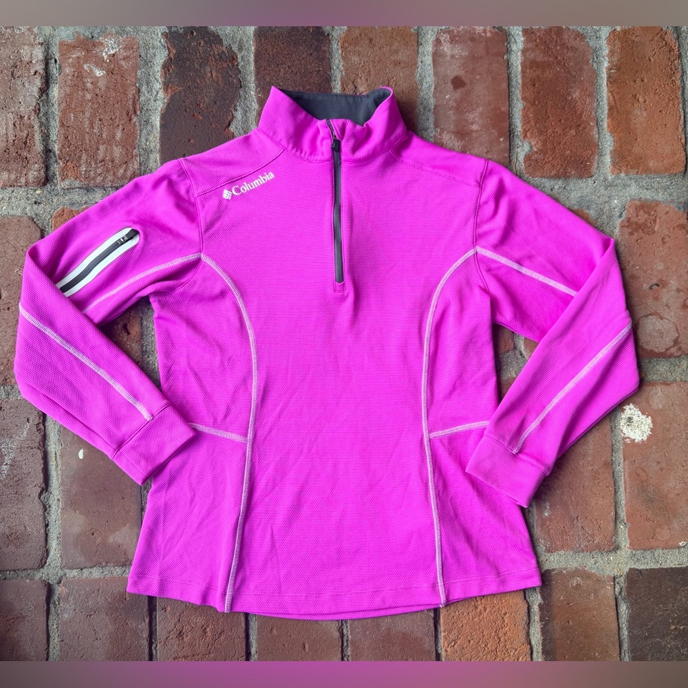 Columbia Women's Omni-Wick Shotgun 1/4 Zip Golf Pullover.